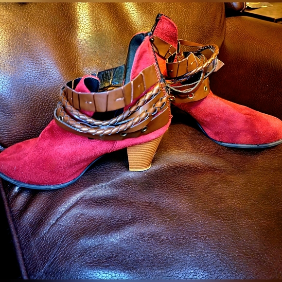 NWOT Cowgirl rock! Strappy 3" high-heeled boots EU 42 (9 1/2 US) Red suede - Picture 3 of 9